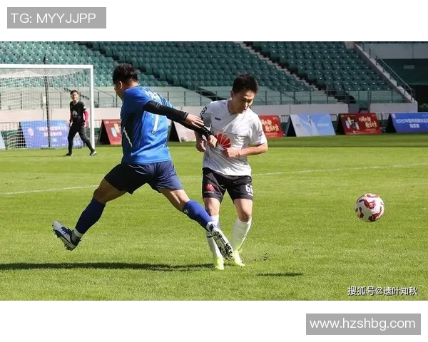 中国足球巨星亮相北京赛场 激烈对决点燃足球热情 中国足球巨星亮相北京赛场 激烈对决点燃足球热情